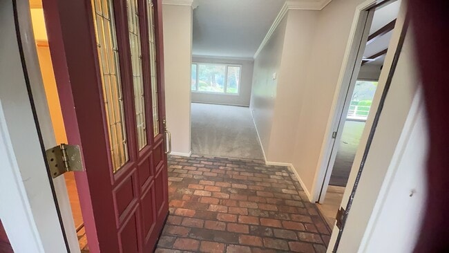 Building Photo - Beautiful Home with Golf course Views