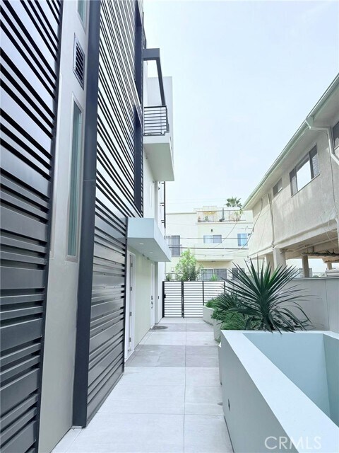 Foto del edificio - 1729 S Barrington Ave