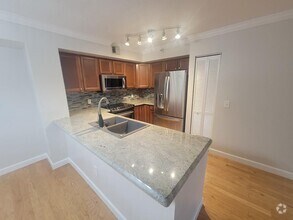 Building Photo - 180 Yacht Club Way