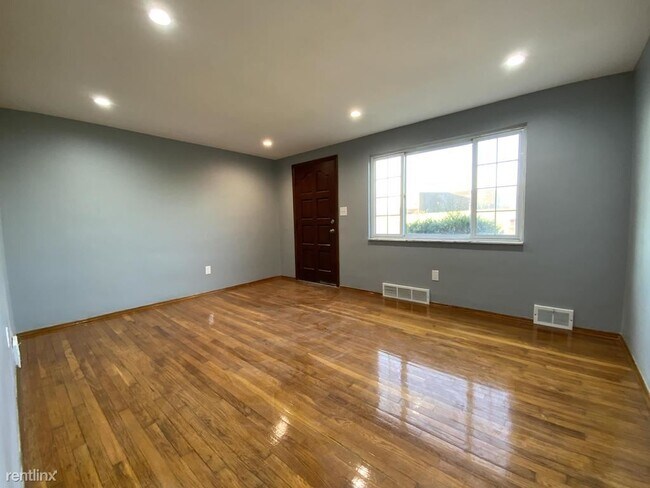 Building Photo - 4 br, 2 bath House - 310 College Park Drive