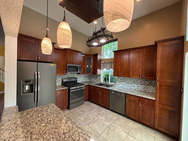 Foto del edificio - 4 Bed| 3 Bath | 1702 SF | Two Story | Tenant pays $175 monthly for WS&G