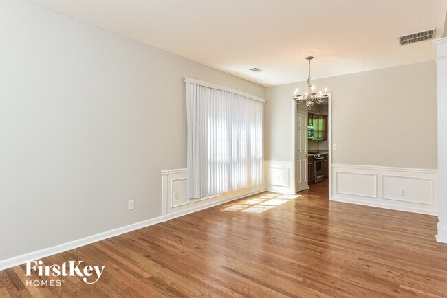 Foto del edificio - 2207 Polesdean Ln NW