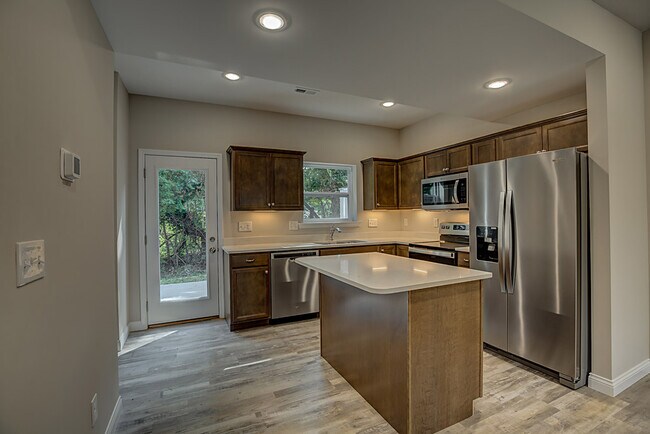 Photo - 2000 Terrace Ct Townhome