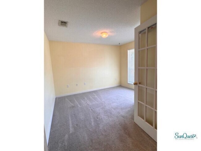 Foto del edificio - Spacious all brick home in Gulf Breeze.