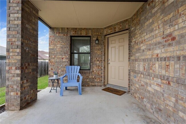 Foto del edificio - 2417 McCook Dr