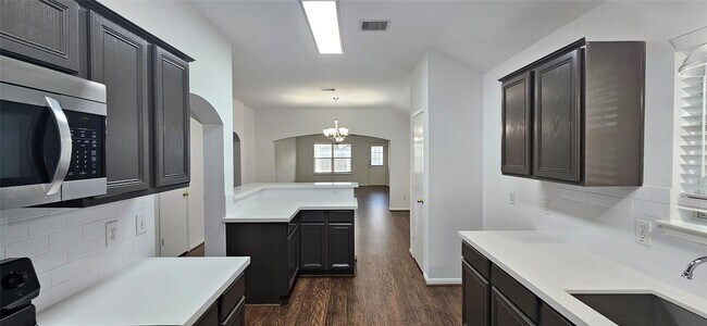 Foto del edificio - 919 Yorkshire Hollow Ln