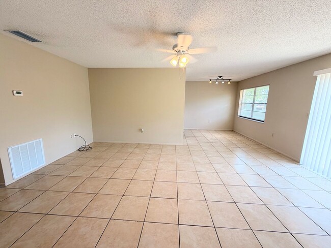 Building Photo - 2128 Hively St