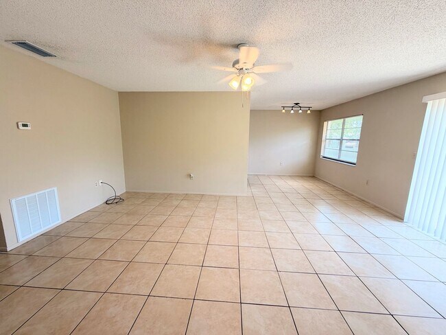 Foto del edificio - 2128 Hively St
