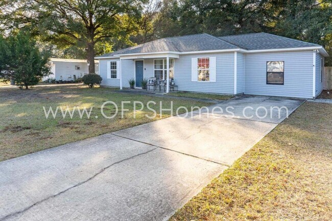 Building Photo - 2352 Susan Dr