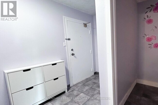 Photo du bâtiment - 1096 Jalna Blvd