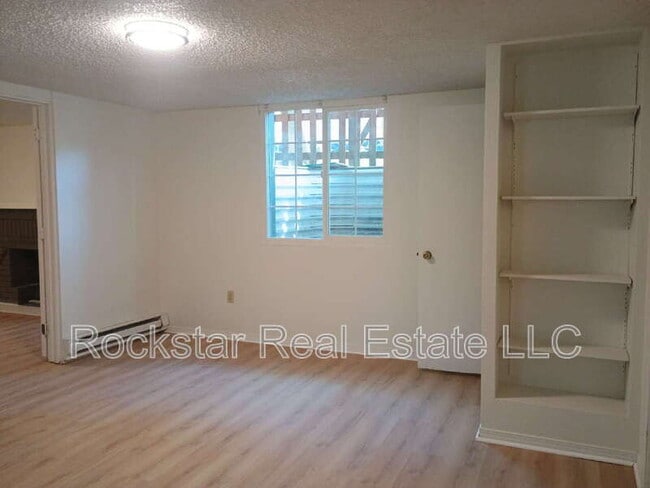 Building Photo - 1739 W Tenth Ave