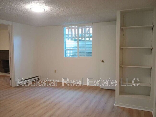 Foto del edificio - 1739 W Tenth Ave