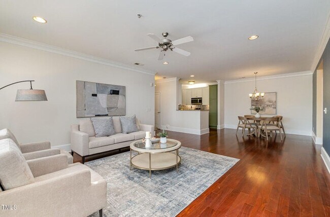 Building Photo - Prime Davis Park Location! Move-In Ready 2...