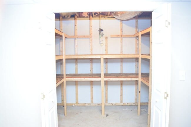 Building Photo - Spacious 3-Bedroom, 3-Bath Home with Bonus...