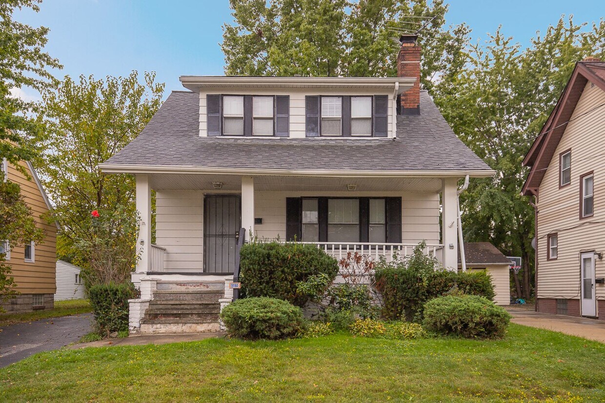 Foto principal - 3 Bedroom/2 bath Single House!! Euclid!!!