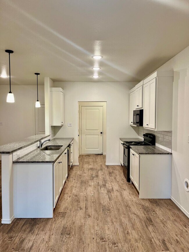 Foto del edificio - New Construction 2 Bed, 2 Bath!