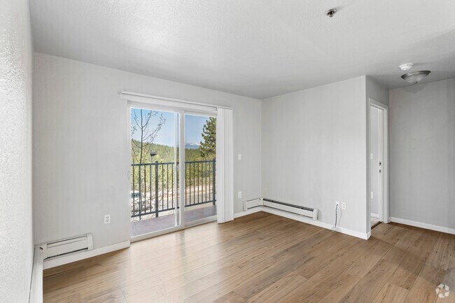 2 habitaciones, 1 baño - 550 pies cuadrados - Sala de estar - Sawmill Heights