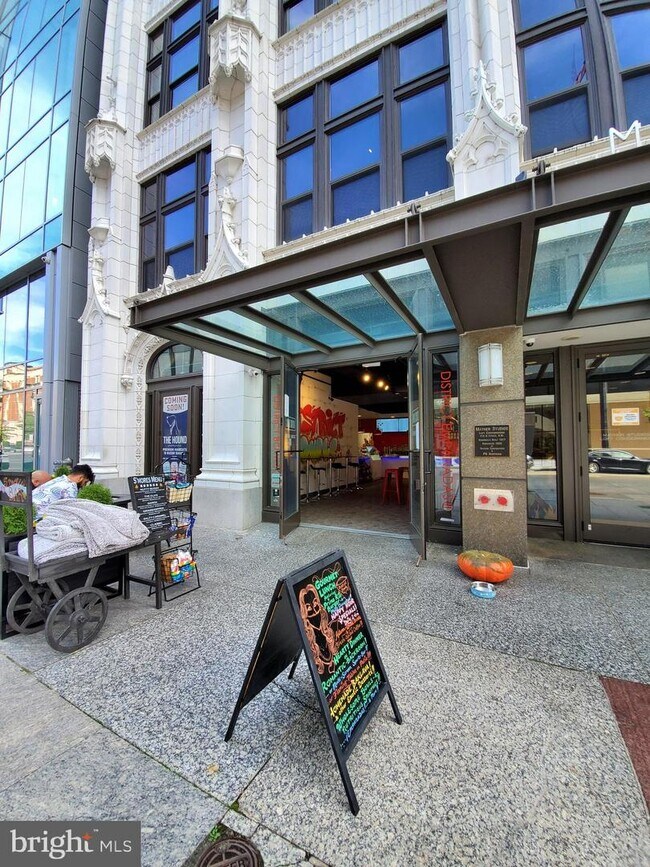 Building Photo - 916 G St. NW