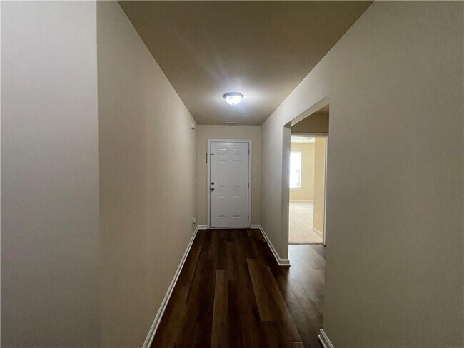 Foto del edificio - 160 Pine Ridge Rd