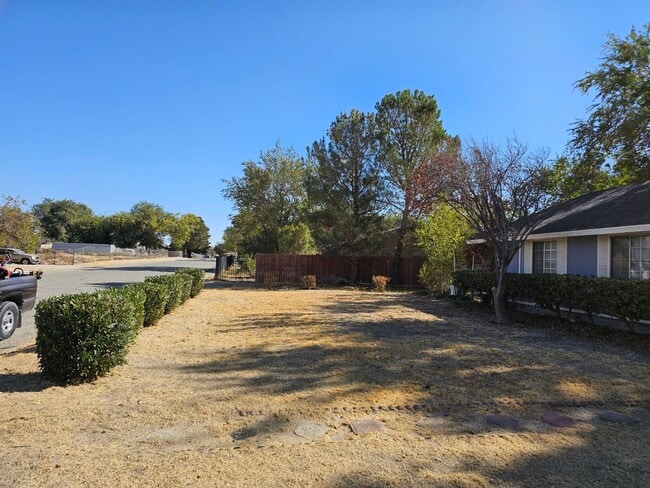 Building Photo - 17260 Valeport Ave
