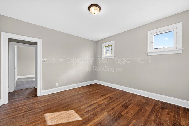 Building Photo - 12 Lee Ave