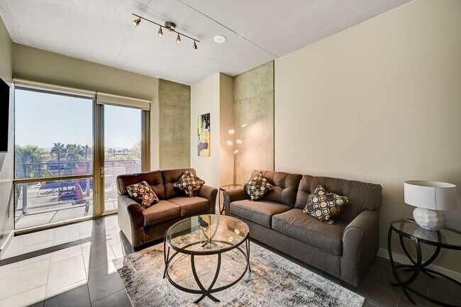 Foto del edificio - HOUSING CHOICE VOUCHER APPROVED! MOVE IN SPECIAL! **$300 OFF FIRST MONTH'S RENT!!**