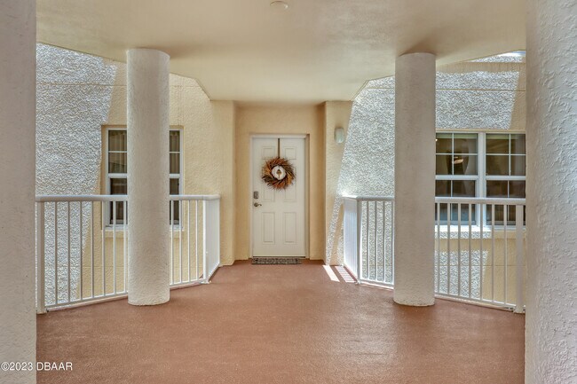 Building Photo - 4670 Links Village Dr