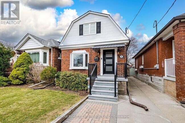 Photo du bâtiment - LOWER LEVEL - 32 SEVENTH STREET