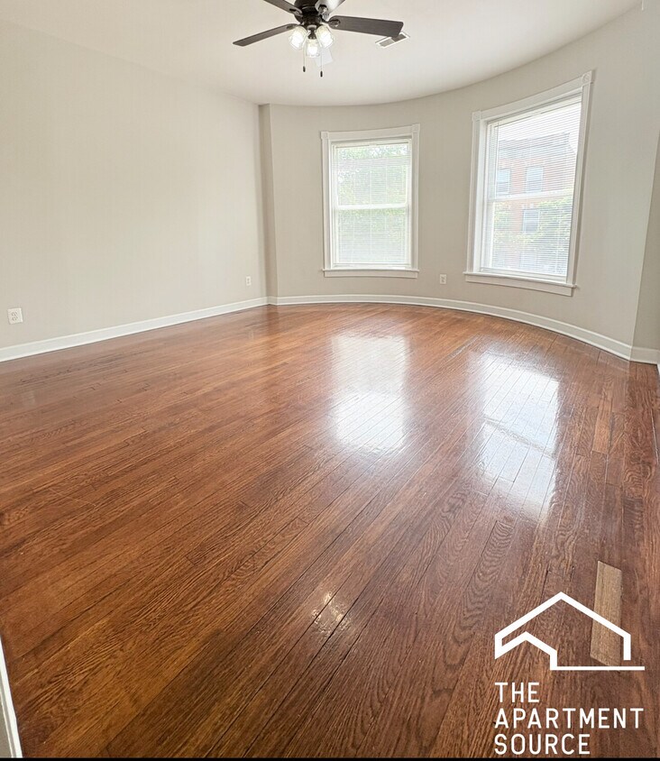 Foto principal - 4011 S Calumet Ave