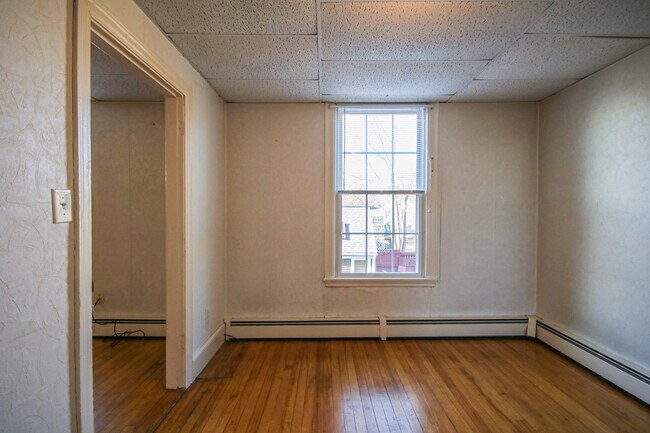 Building Photo - 29 Saint Lawrence St