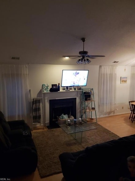 Building Photo - 5080 Gatehouse Way