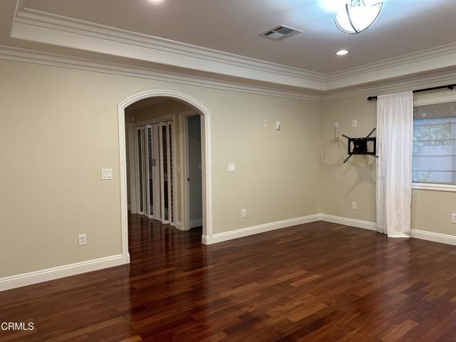 Building Photo - 5639 Farna Ave