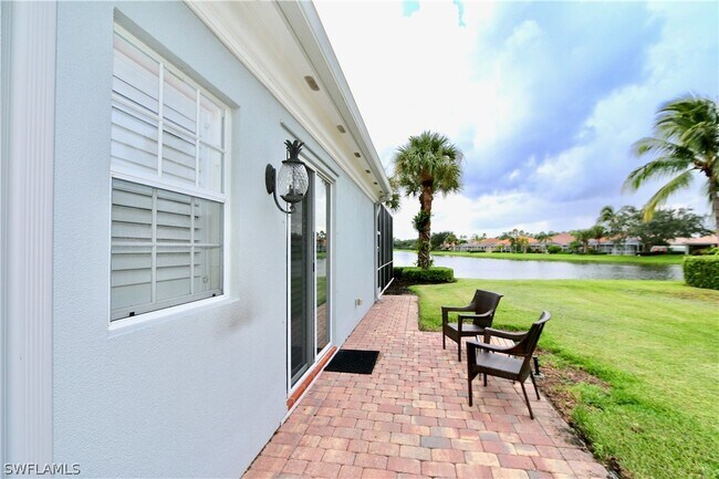 Foto del edificio - 5495 Freeport Ln