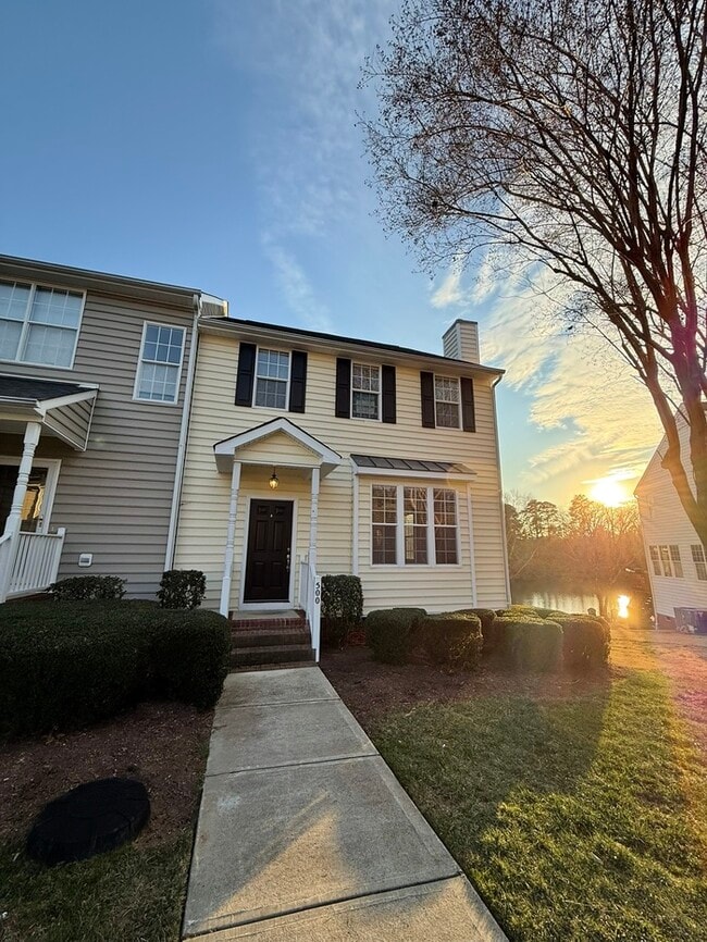 Building Photo - 500 Nottinghill Walk