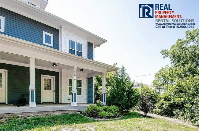 Building Photo - Modern 3 bd 3 bath home in Nashville! Scre...