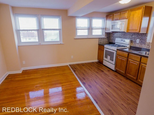 Building Photo - 181 W 65th Ave