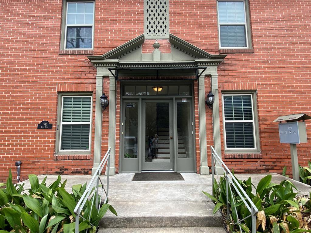 1918 Sul Ross St Unit B, Houston, TX 77098 Room for Rent in Houston