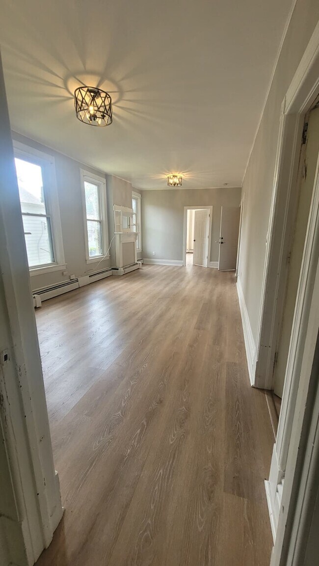 Building Photo - 1609 Highland Ave