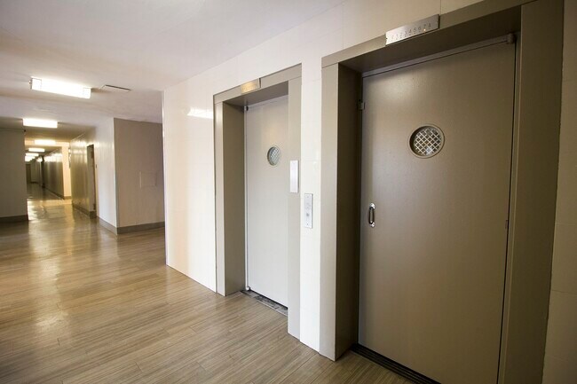 Foto del edificio - 2750 Homecrest Ave
