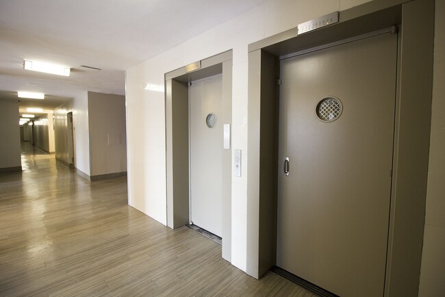 Foto del edificio - 2750 Homecrest Ave