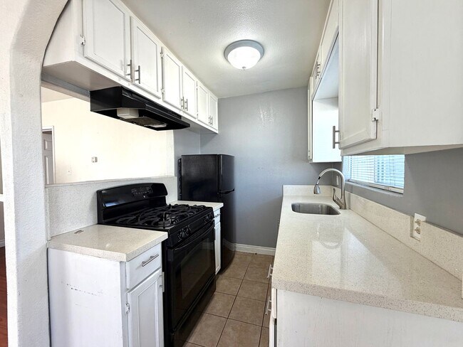 Foto del edificio - Now available 1bed/1bath unit in Normal Heights!