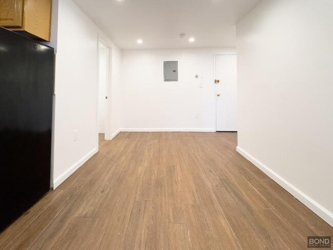 Building Photo - 1 bedroom in Far Rockaway NY 11693
