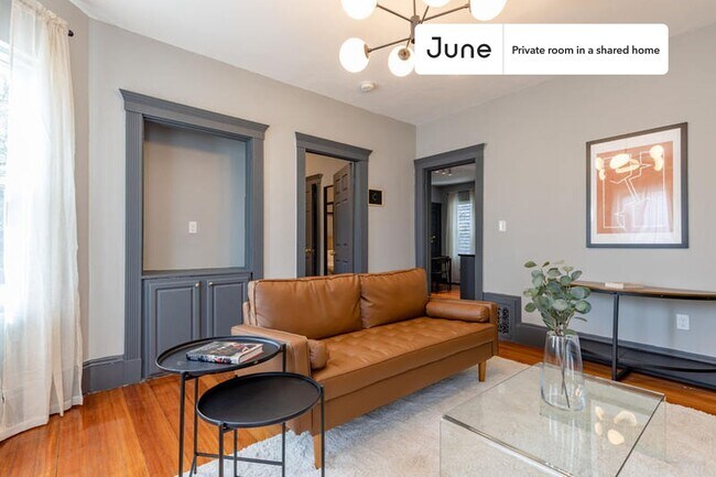 Foto del edificio - Room in Shared 3 bed/1 bath home