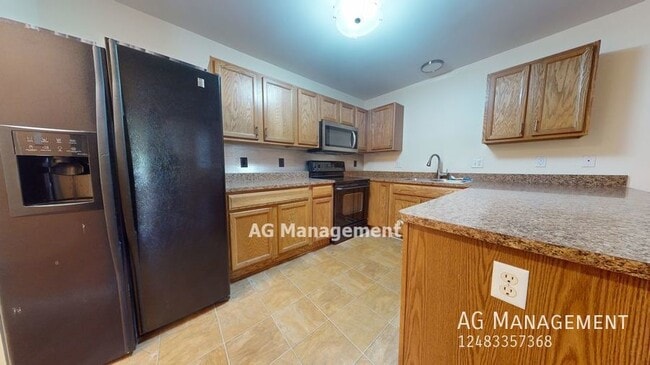 Building Photo - 254 Stonegate E - Amazing 3Bed/2.5 Bath Po...