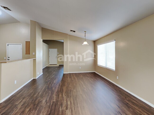 Foto del edificio - 15820 W Jefferson St