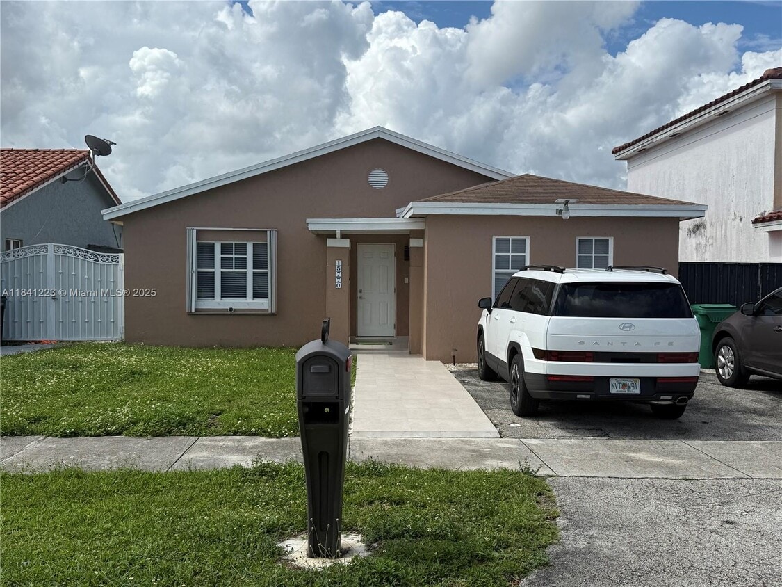 Foto principal - 13770 SW 17th Terrace
