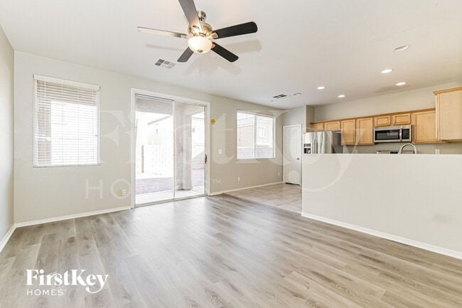 Building Photo - 4946 Copperlyn St