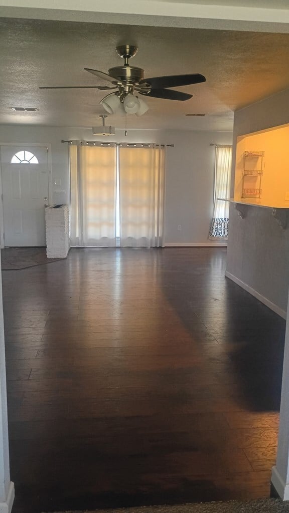 Building Photo - 312 McKnight Dr