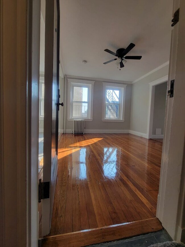 Foto del edificio - VERU NICE 1 bed in Allston...