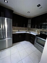 Building Photo - 6530 Lake Patricia Dr